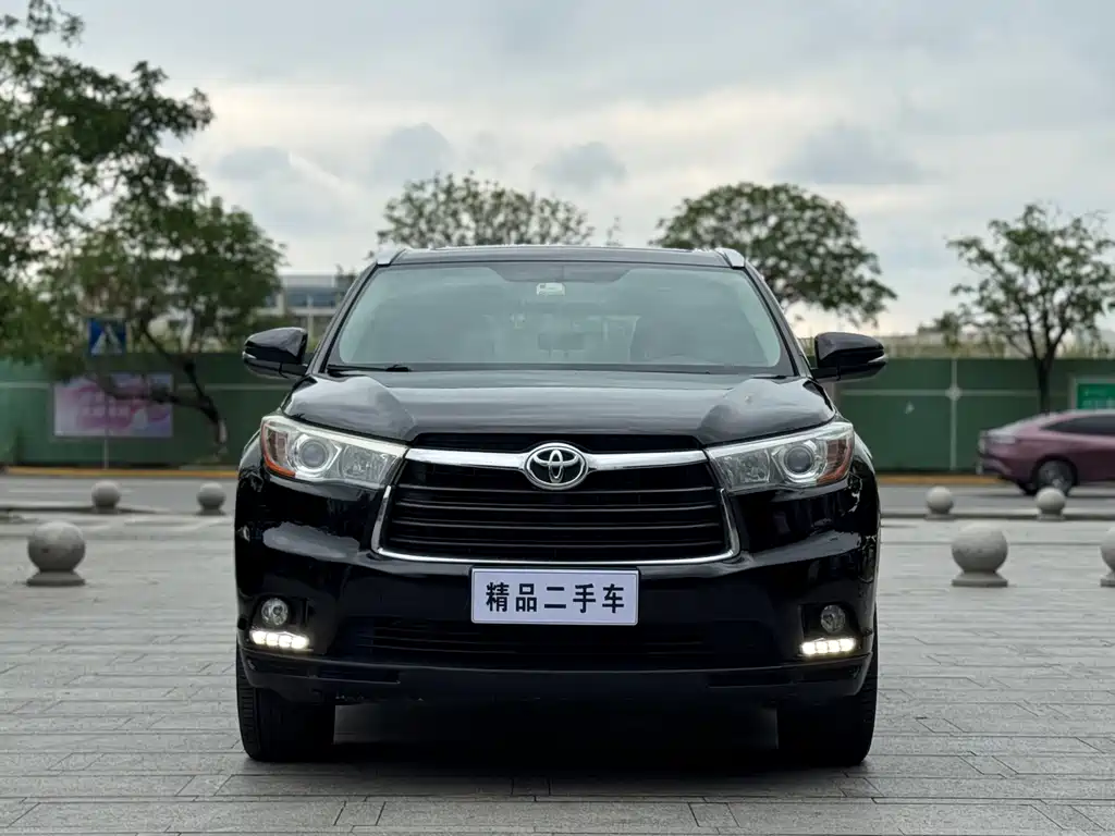Toyota Highlander 2017 2.0T Luxury 7 мест