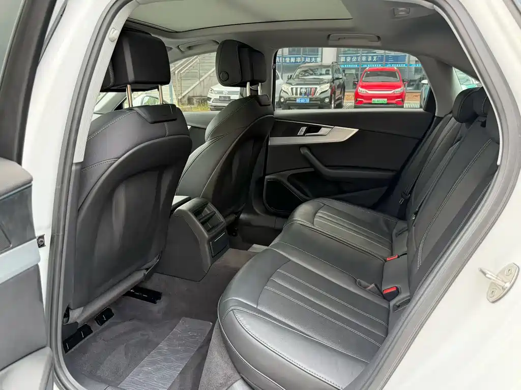 Audi A4L — миниатюра 5