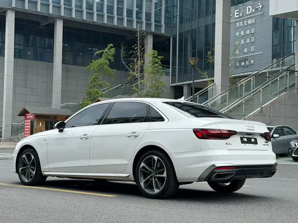 Audi A4L — миниатюра 7