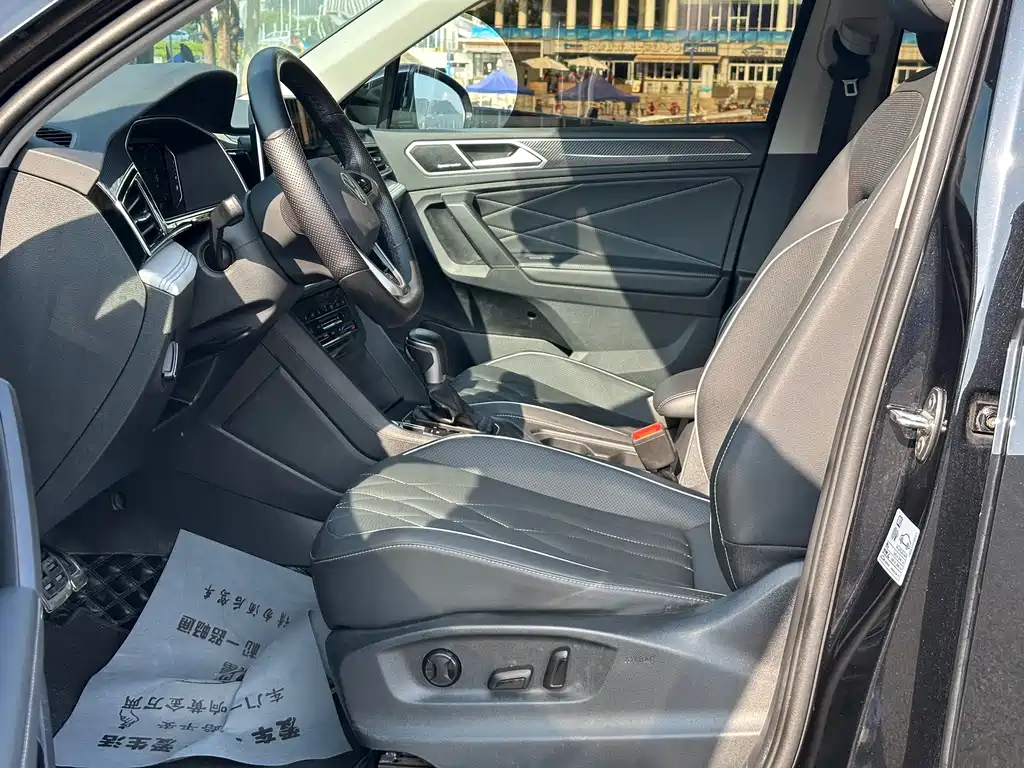 Volkswagen Tiguan L — миниатюра 5