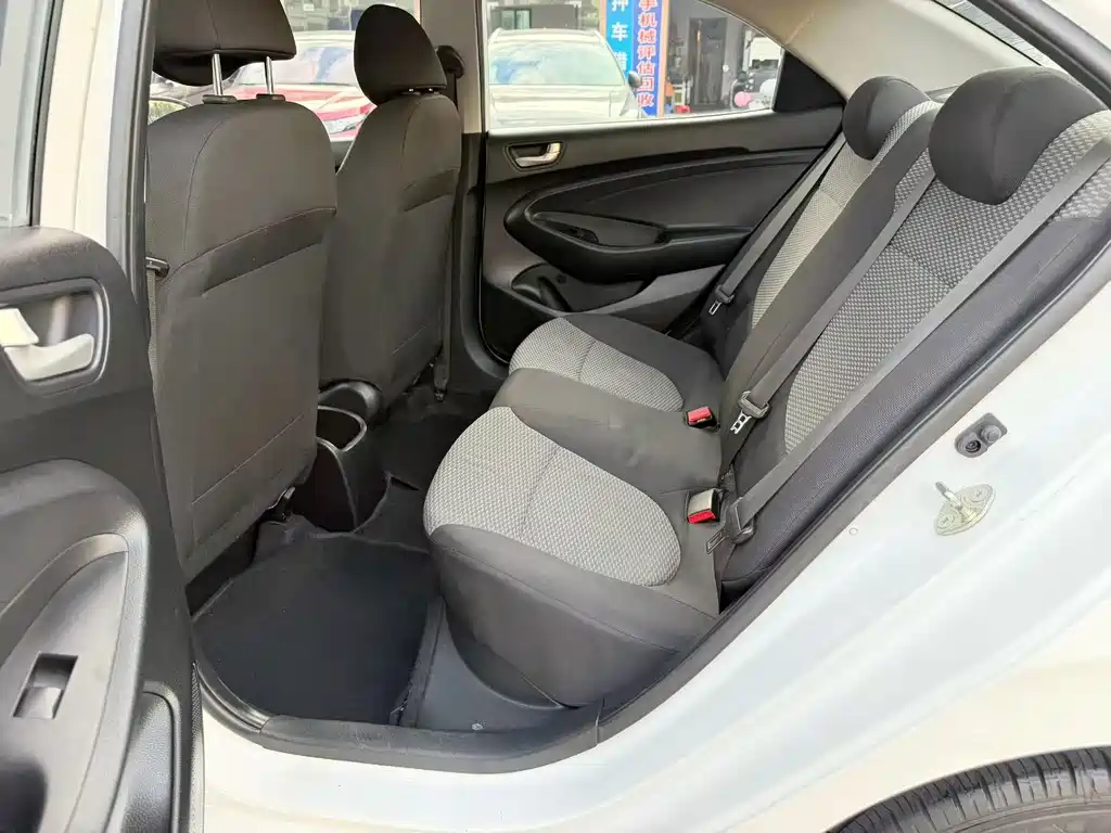 Hyundai Verna — миниатюра 5