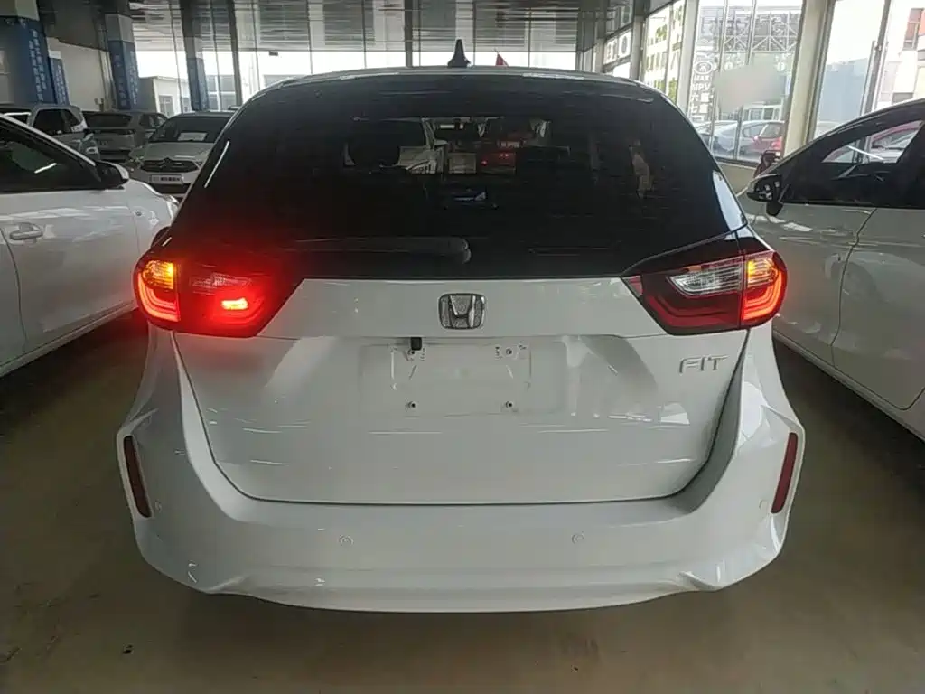 Honda Fit — миниатюра 6