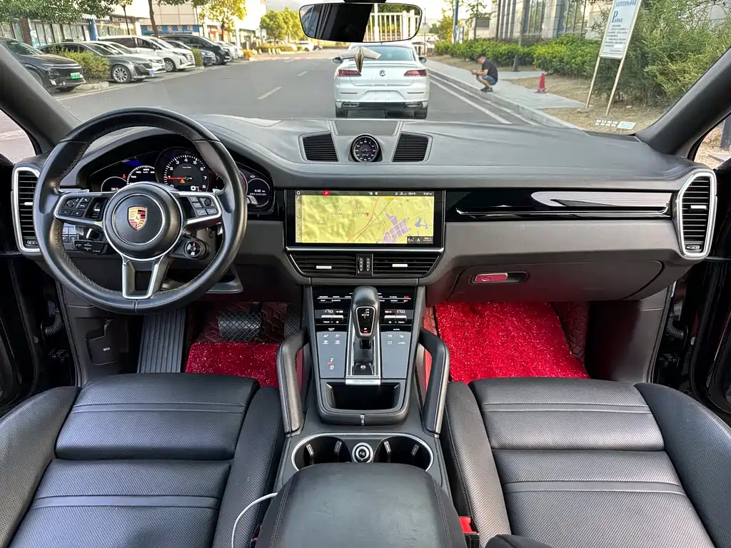 Porsche Cayenne — миниатюра 11