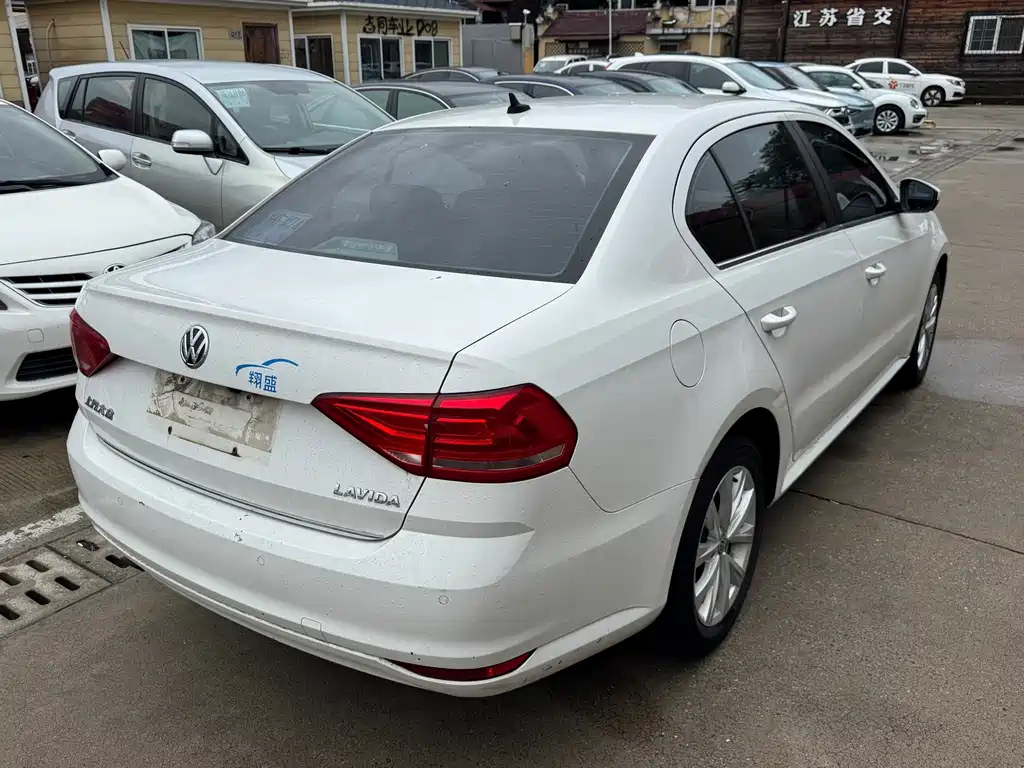 Volkswagen Lavida — миниатюра 2
