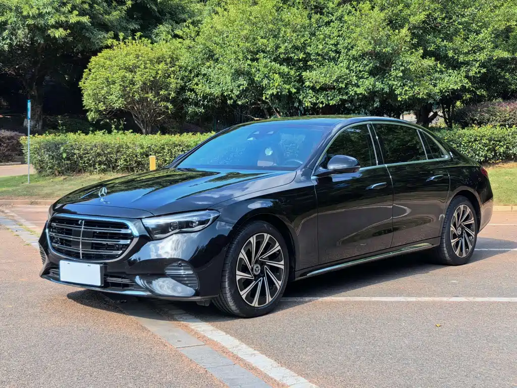 Mercedes-Benz E-Class — миниатюра 3