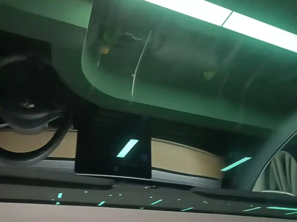 Tesla Model 3 — миниатюра 18
