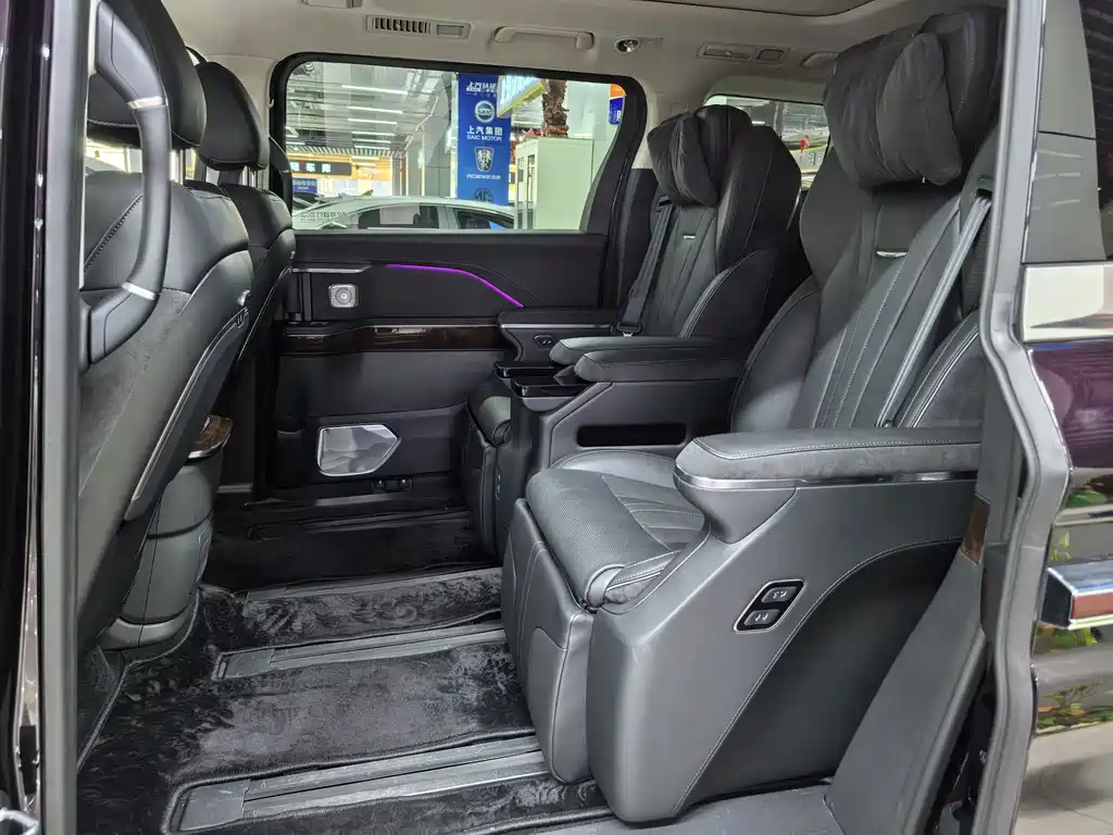 Hongqi Hongqi HQ9 PHEV — миниатюра 6