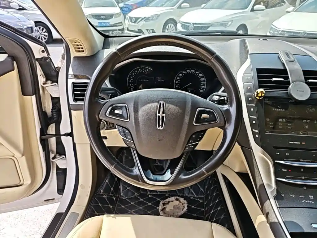 Lincoln MKZ — миниатюра 11