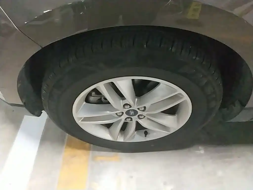 Ford Edge — миниатюра 23