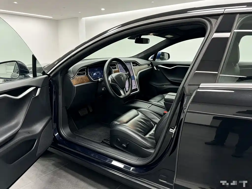 Tesla Model S — миниатюра 6