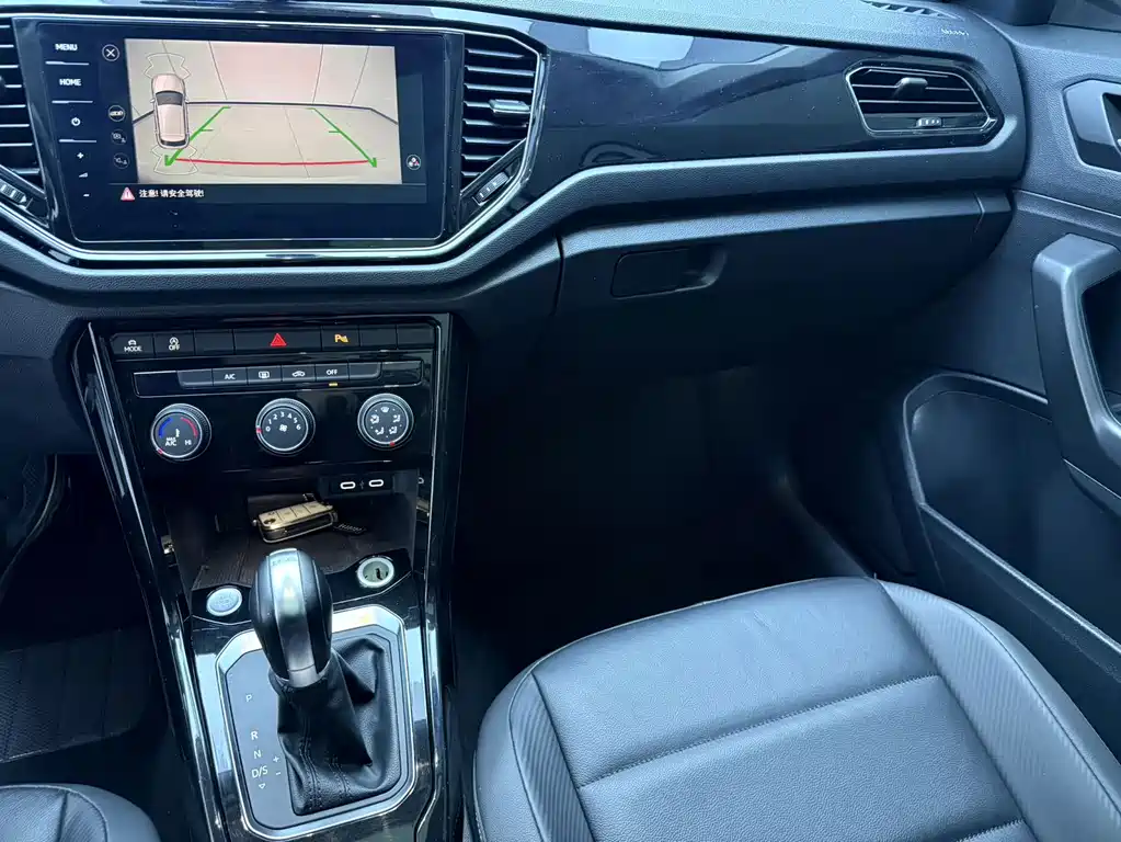 Volkswagen T-Roc — миниатюра 13