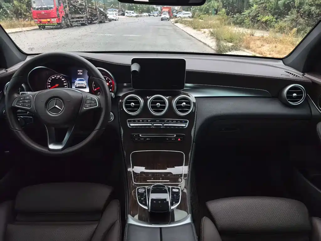 Mercedes-Benz GLC — миниатюра 9