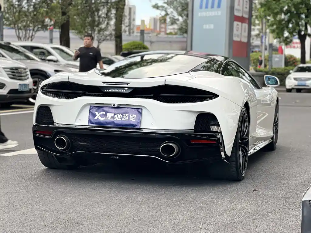 McLaren GT — миниатюра 7