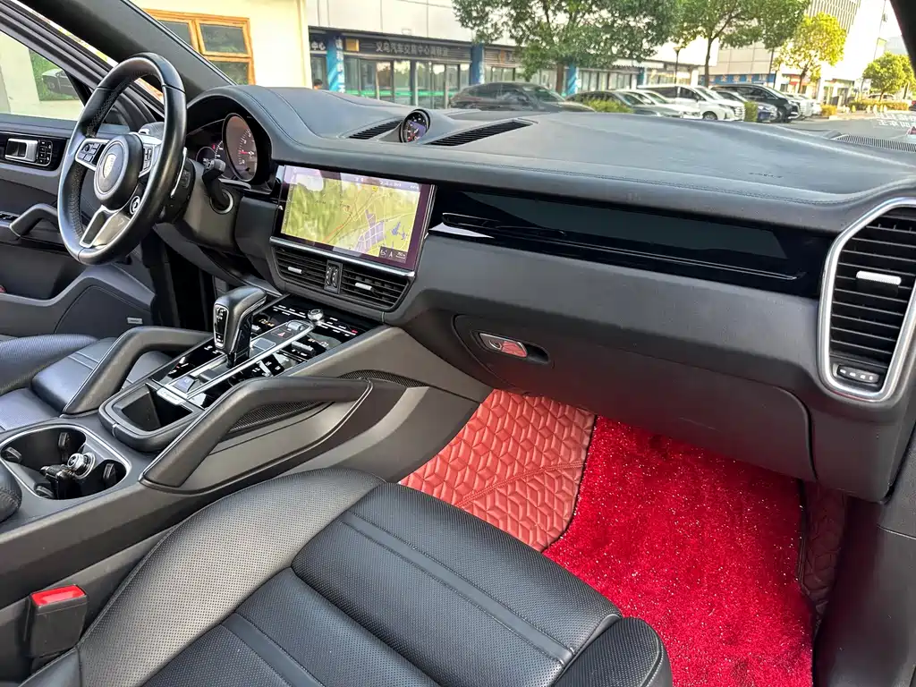 Porsche Cayenne — миниатюра 10