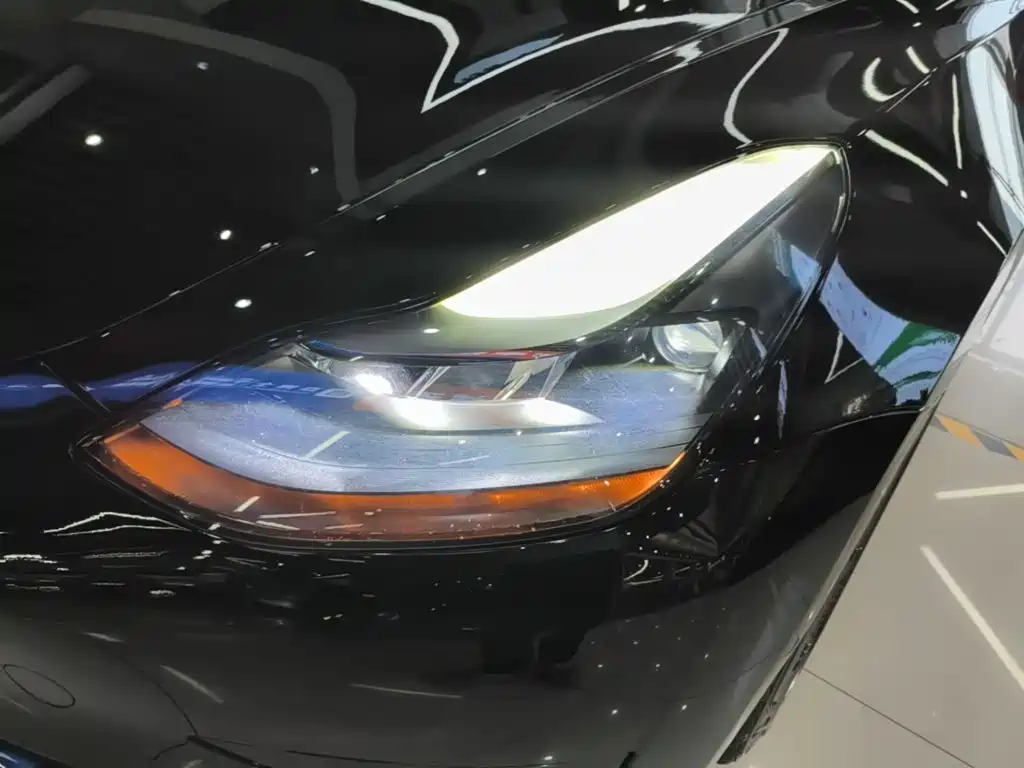 Tesla Model 3 — миниатюра 24