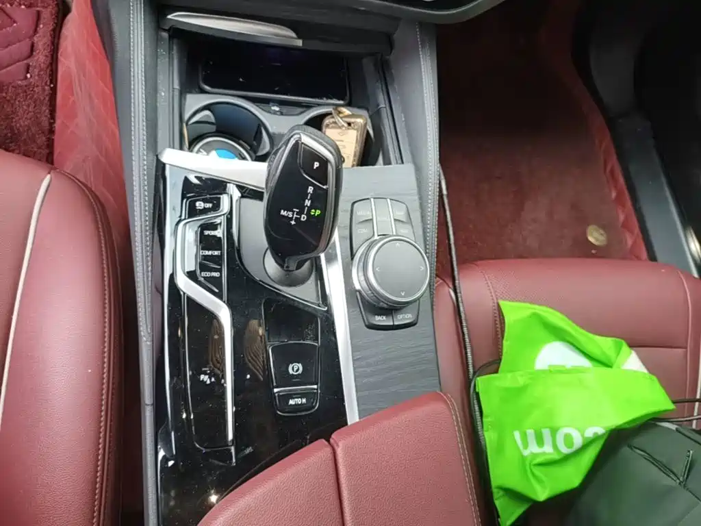 BMW 5 Series — миниатюра 14
