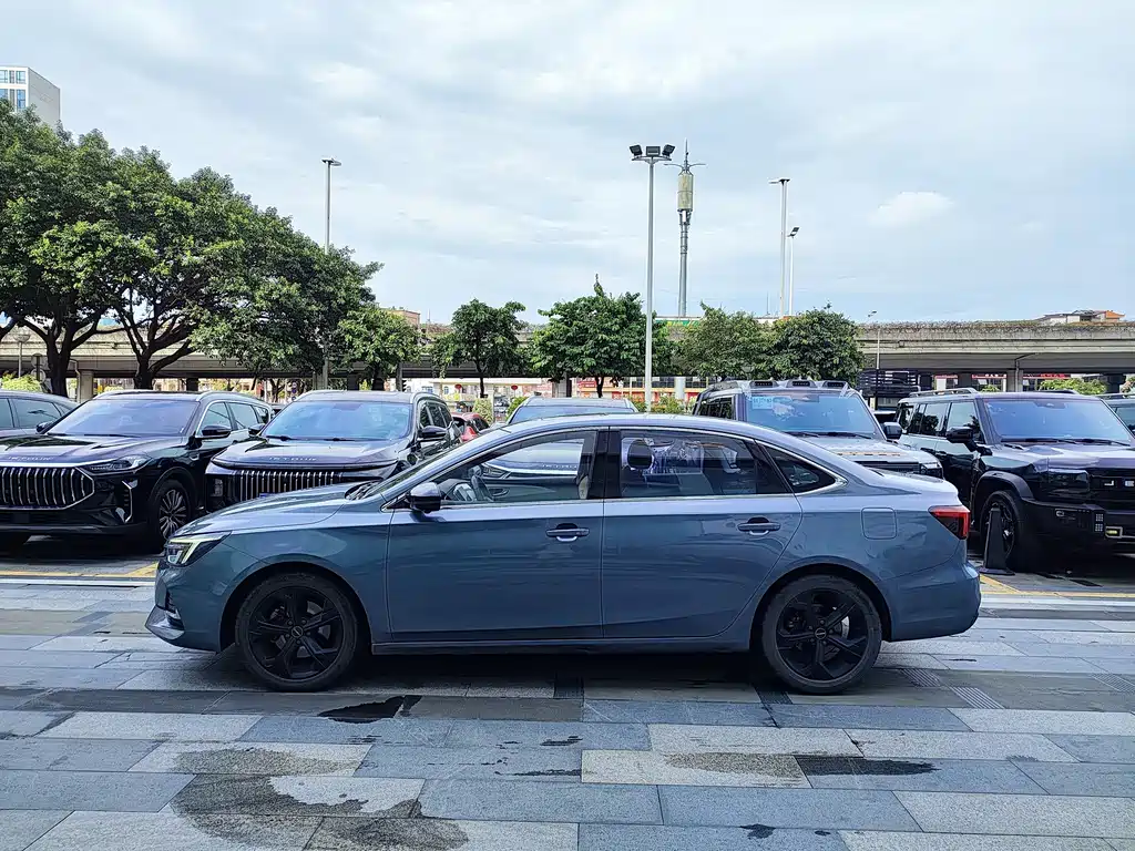 Roewe i6 MAX — миниатюра 3