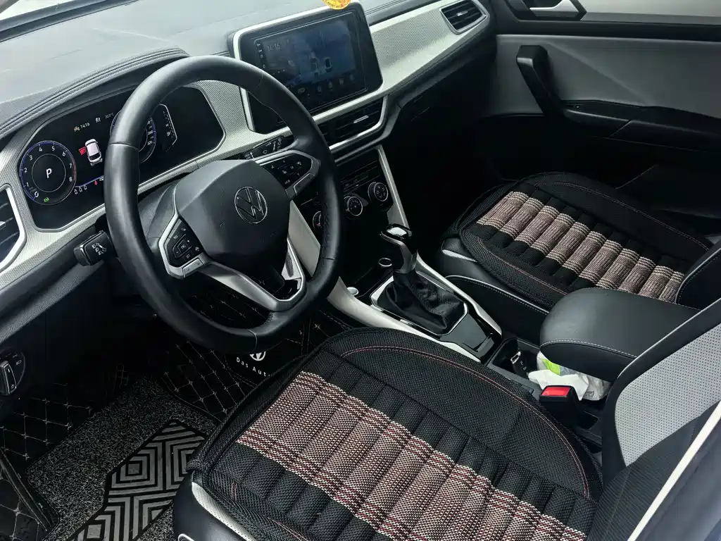 Volkswagen T-Roc — миниатюра 6