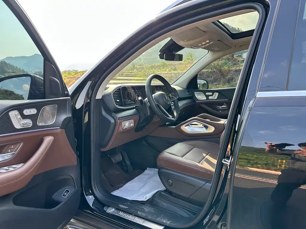 Mercedes-Benz GLE (Import) — миниатюра 5
