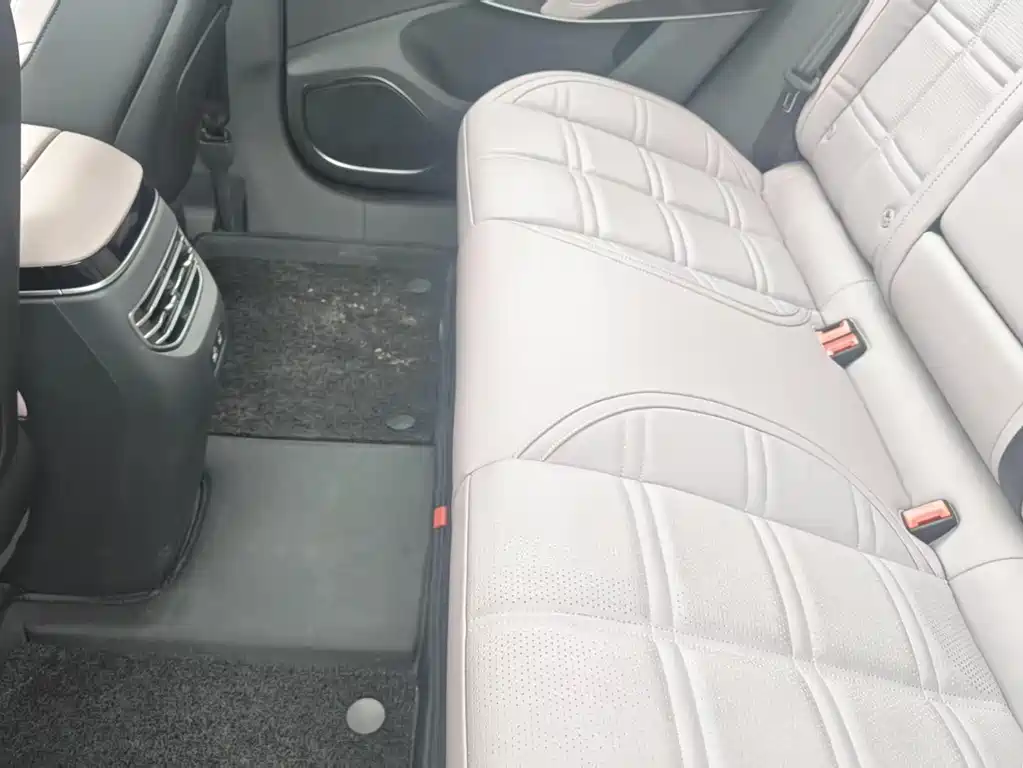 Hongqi EH7 2025 640