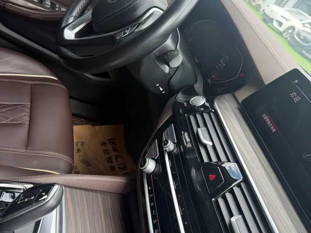 BMW 5 Series — миниатюра 14