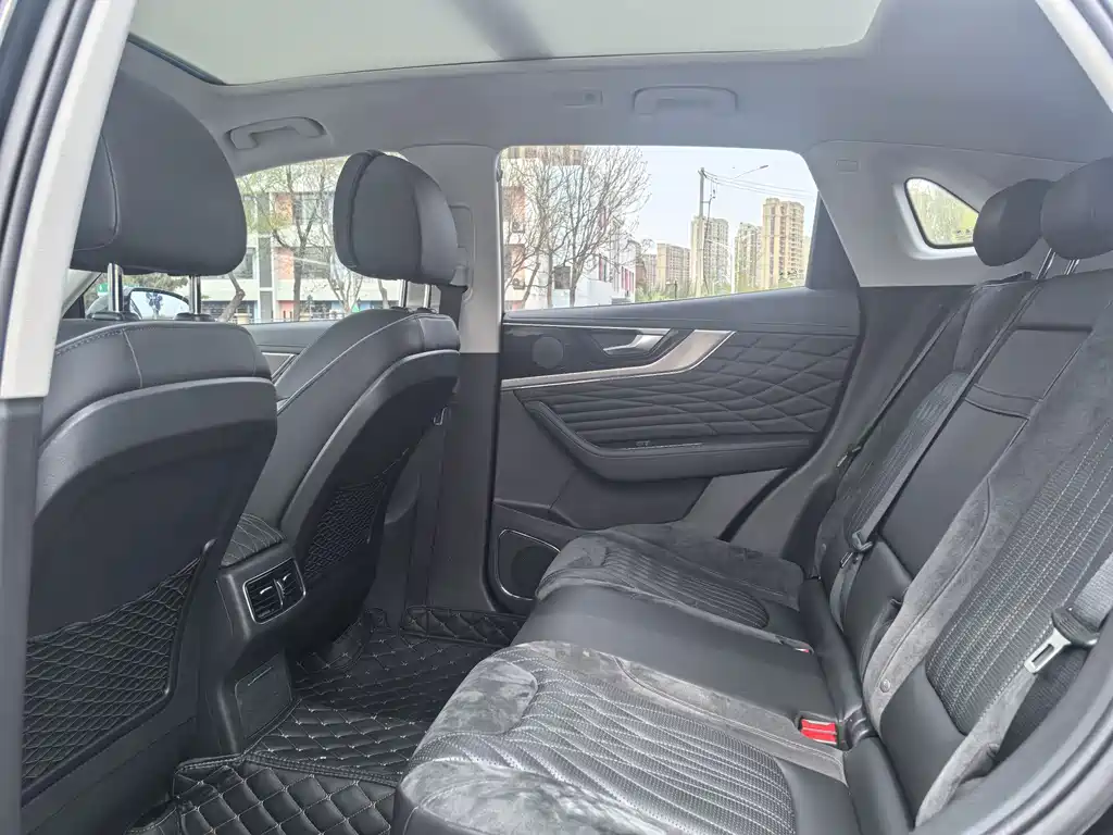 Hongqi HS5 2022 2.0T