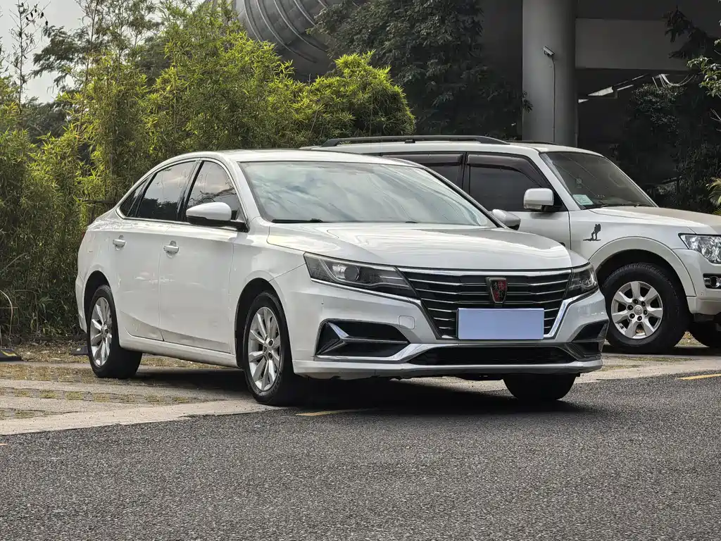ROEWE I6 NEW ENERGY