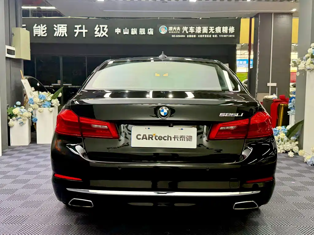 BMW 5 Series — миниатюра 12
