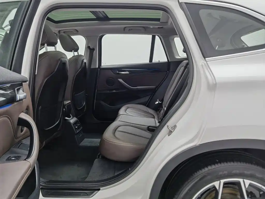 BMW X1 — миниатюра 15