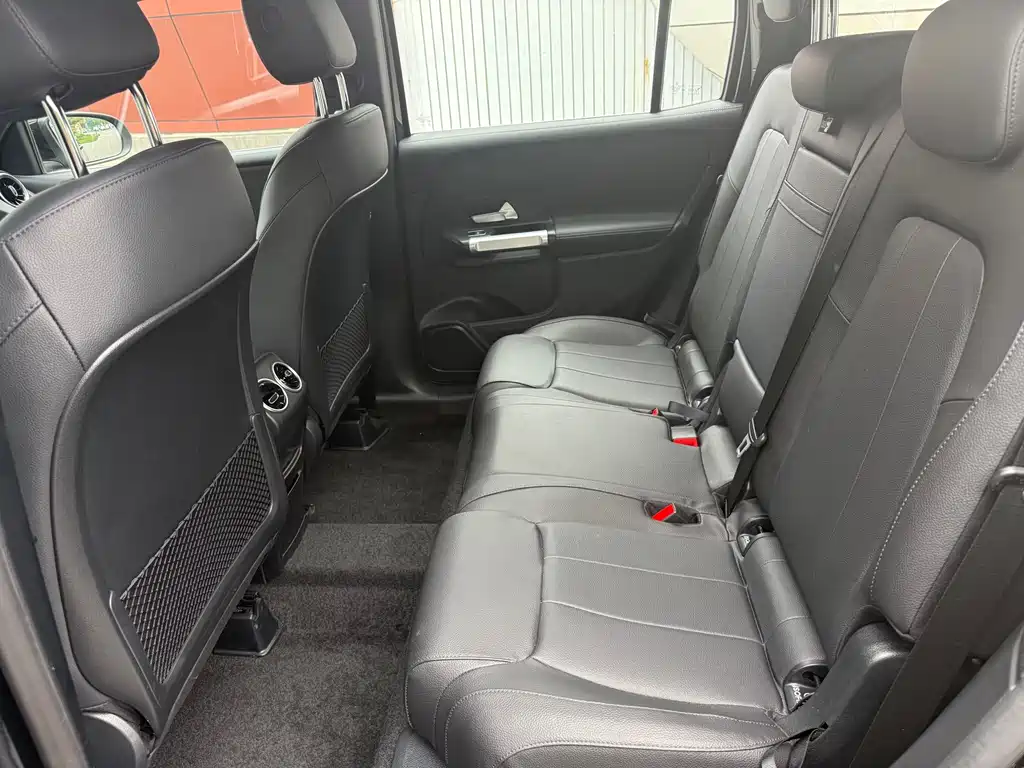 Mercedes-Benz GLB — миниатюра 13