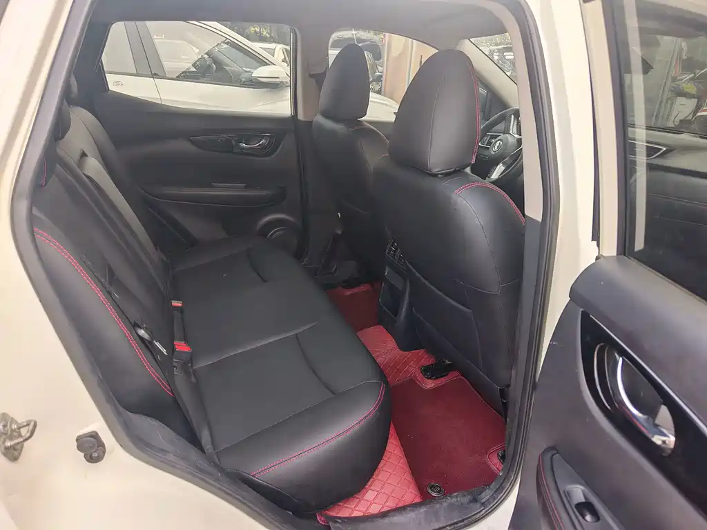 Nissan Qashqai — миниатюра 8