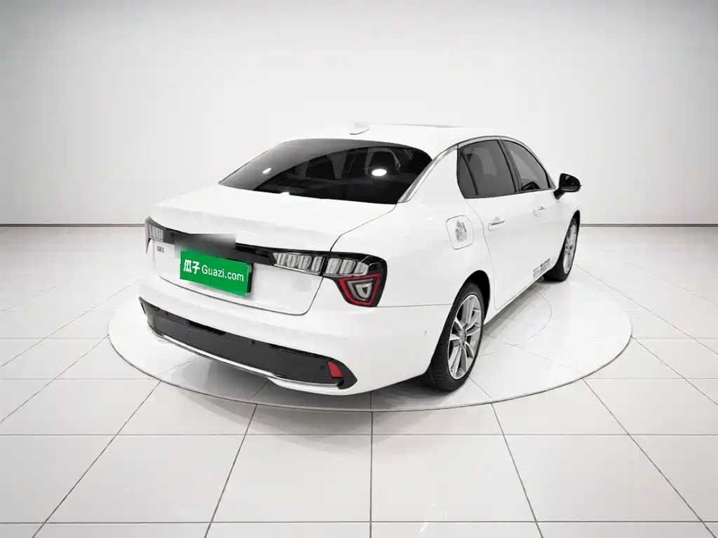Lynk & Co 03 — миниатюра 6