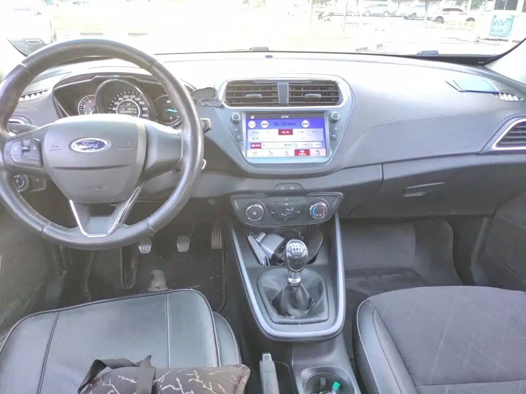 Ford Escort — миниатюра 10