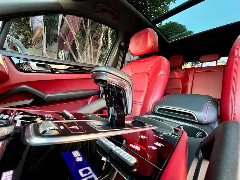 Porsche Cayenne — миниатюра 15