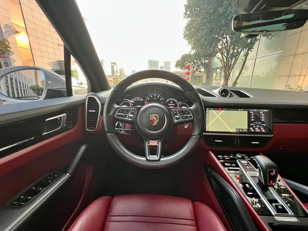 Porsche Cayenne — миниатюра 20