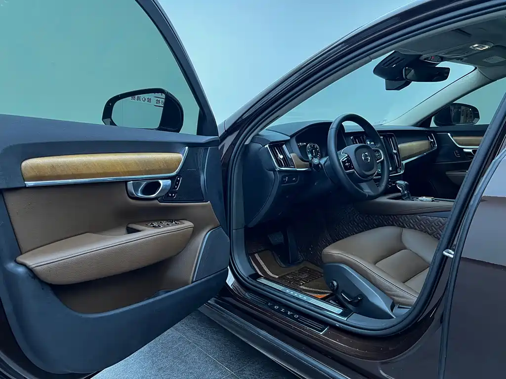 Volvo S90 — миниатюра 15