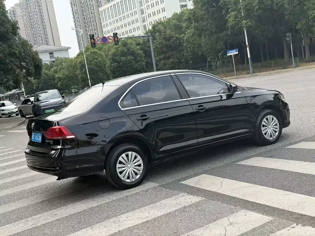 Volkswagen Santana — миниатюра 8