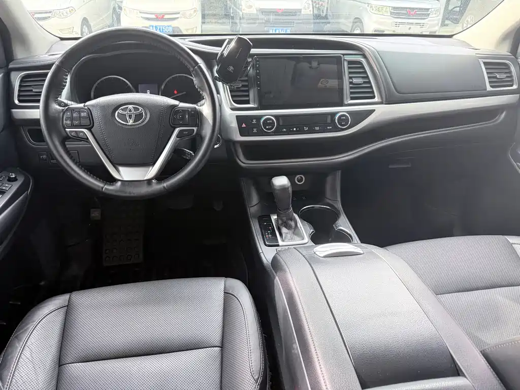 Toyota Highlander — миниатюра 13