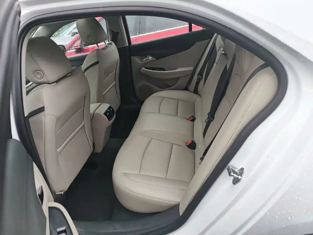 Chevrolet Malibu — миниатюра 17