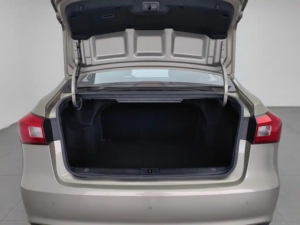 Roewe 360 — миниатюра 16