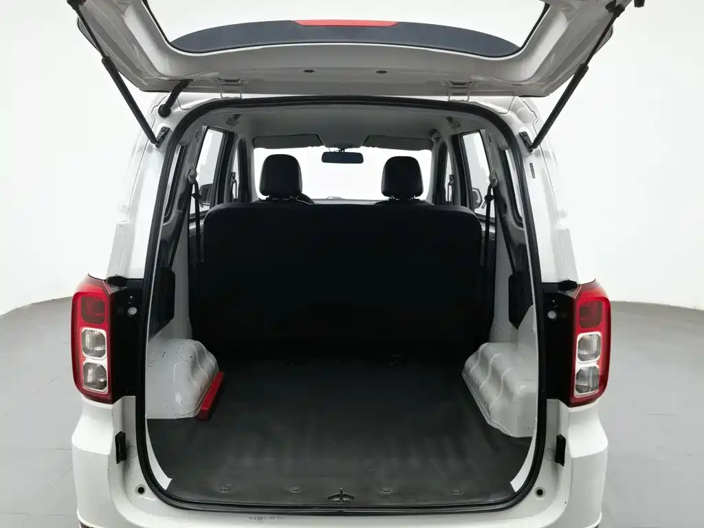 Wuling Hongguang — миниатюра 16