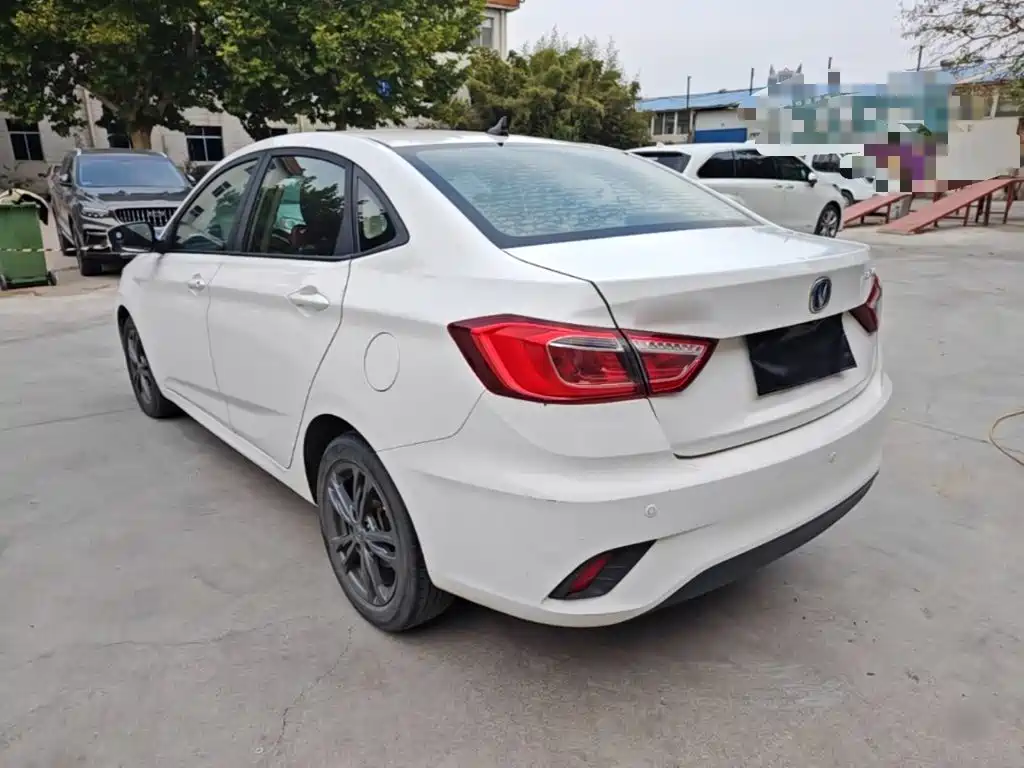 Changan Eado DT — миниатюра 5