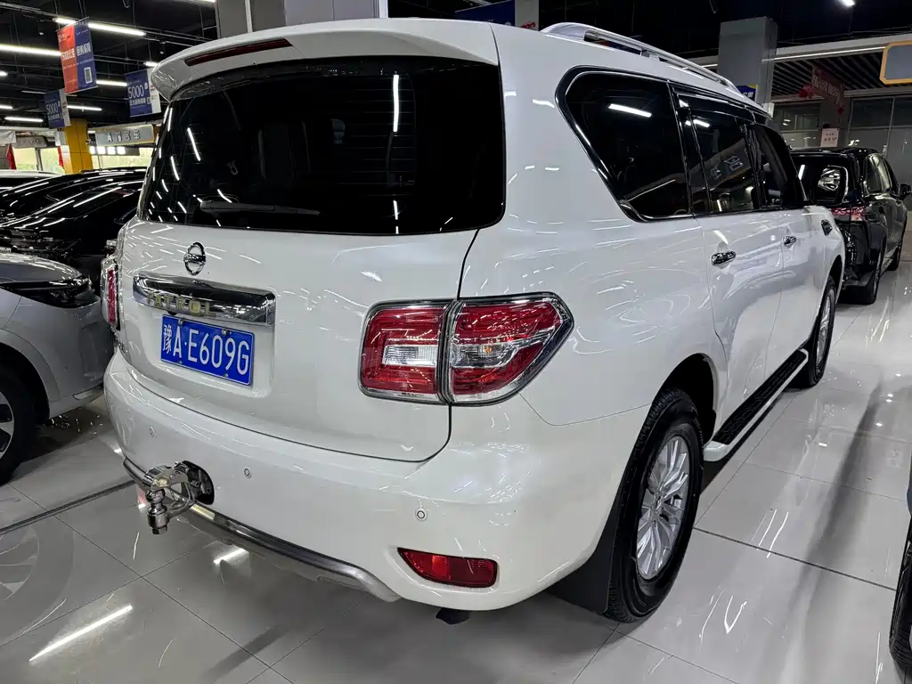 Nissan Patrol — миниатюра 16