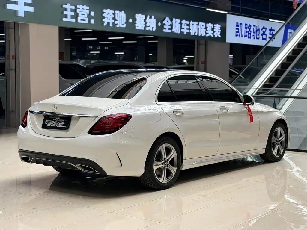Mercedes-Benz C-Class — миниатюра 10