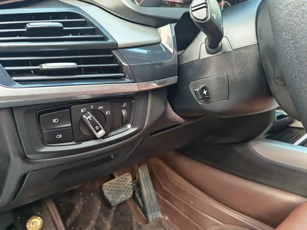 BMW X5 (Import) — миниатюра 11