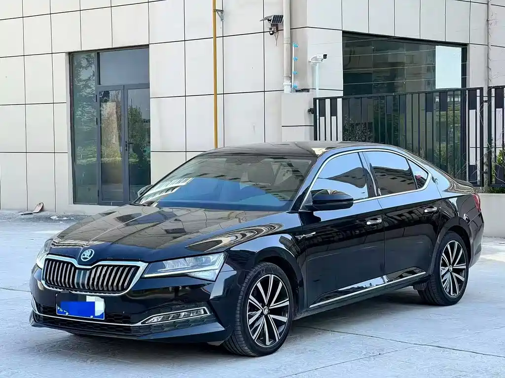 Skoda Superb — миниатюра 3
