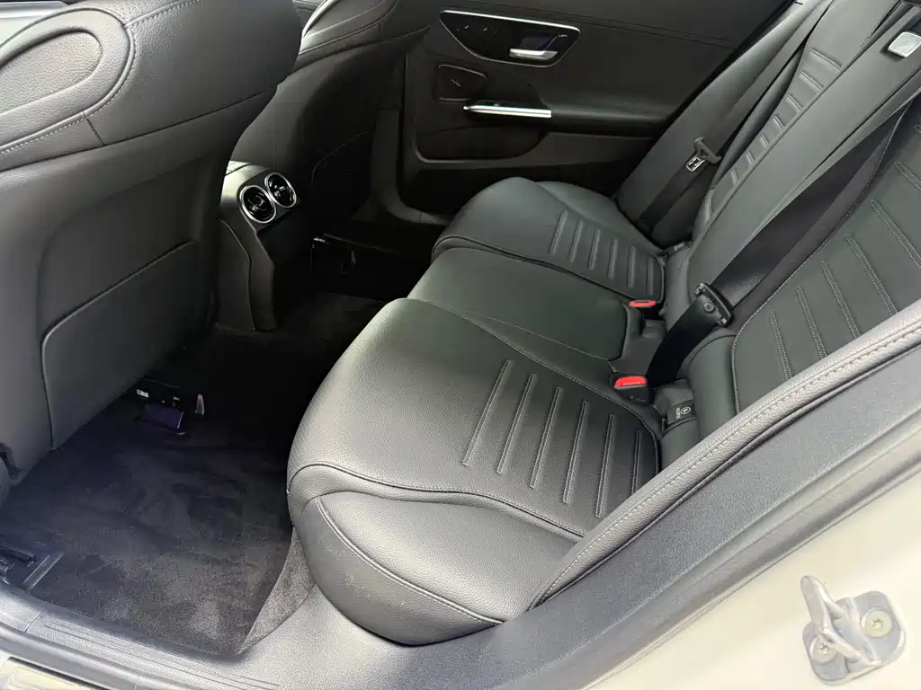 Mercedes-Benz C-Class — миниатюра 31