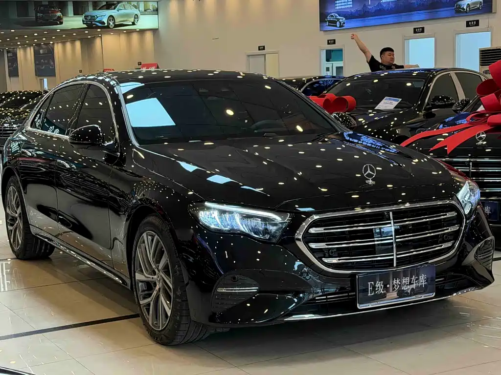 Mercedes-Benz E-Class — миниатюра 3