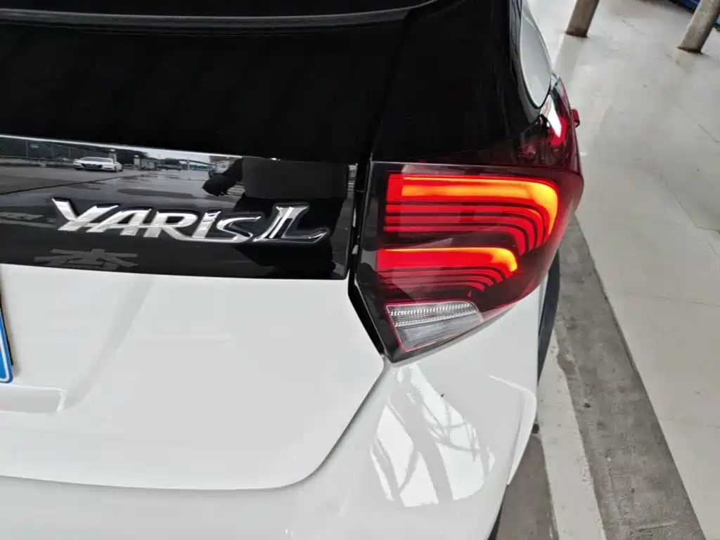Toyota Yaris L — миниатюра 8