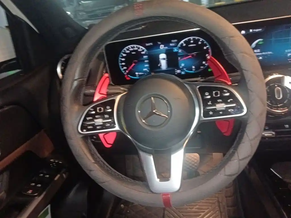 Mercedes-Benz GLB — миниатюра 3